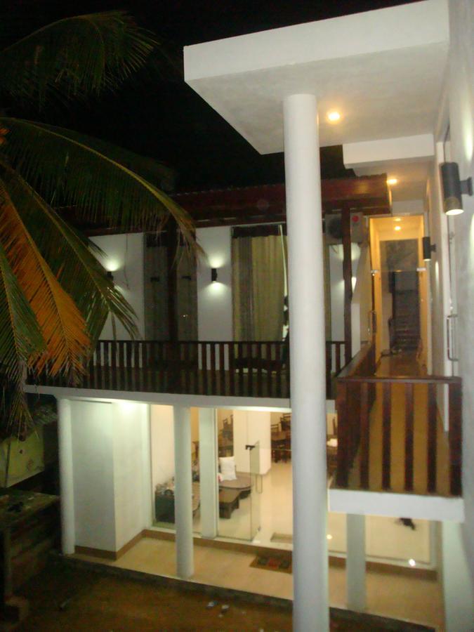 Sea View Tourist Inn Tangalle Extérieur photo